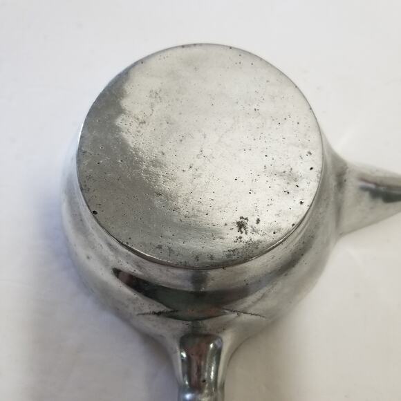 Vintage heavy sauce bowl with handle has dent 4.1349 - Picture 6 of 8